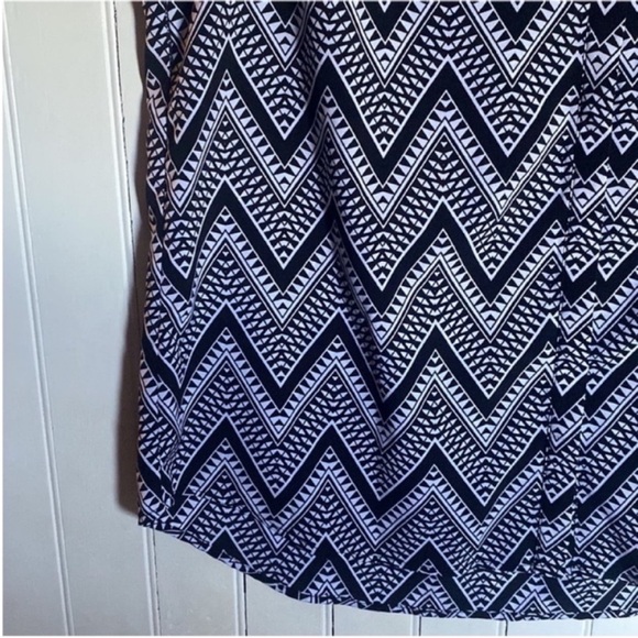 Talbots Sleeveless Blouse Blue White Size LP - Picture 3 of 7